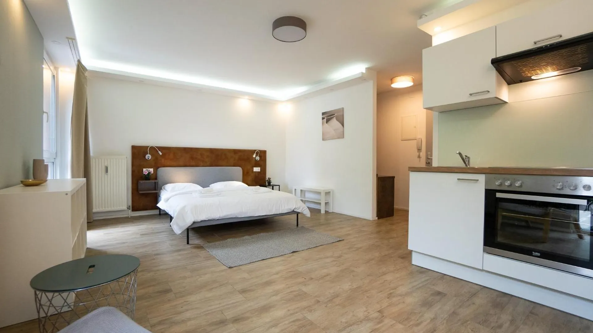 Modern Studio With Queen-Size Bed, Self Check-In Vienna